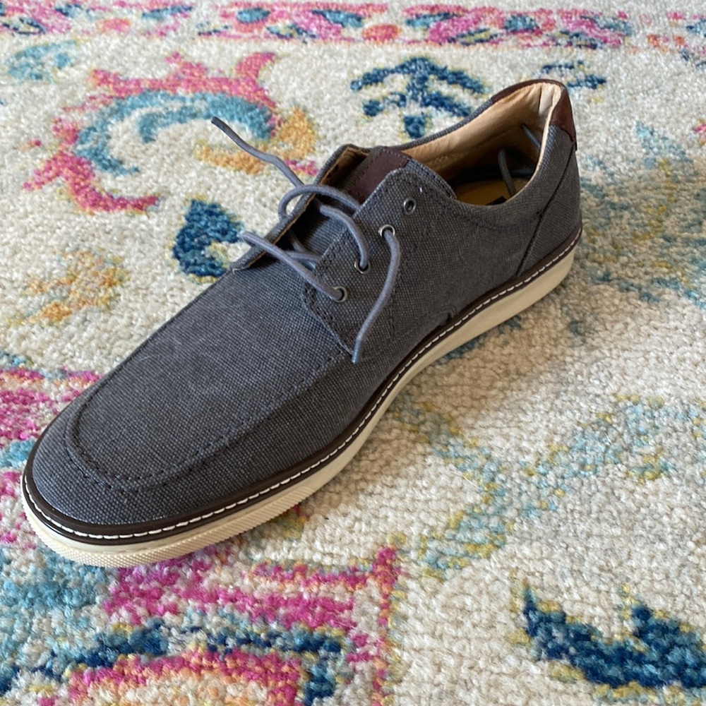 New never worn Johnston  & Murphy shoes